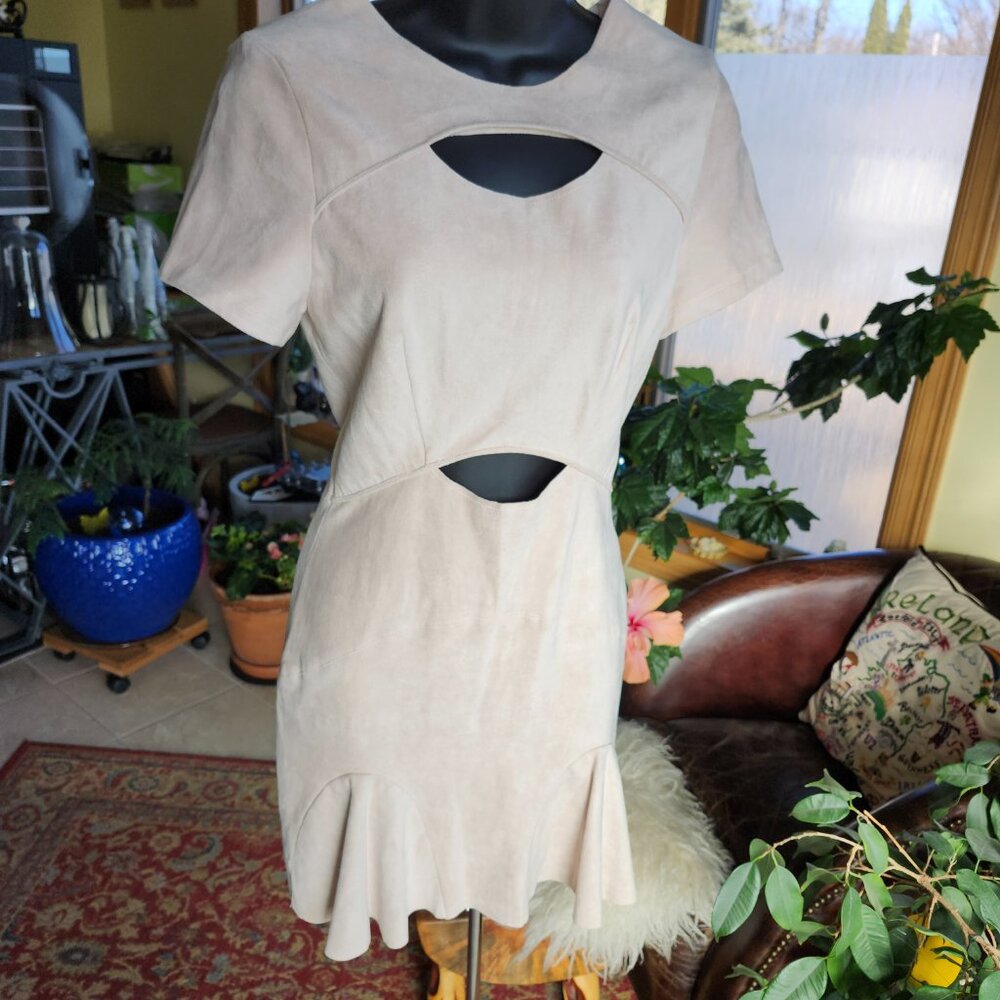 25219 New Friends Colony Vegan Faux Suede Cut-out Dress S